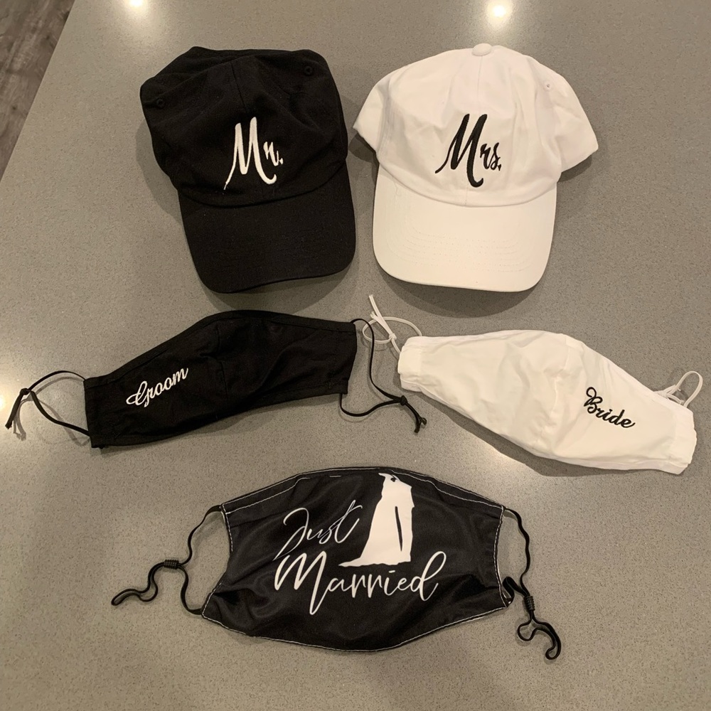 Used Mr & Mrs hats and masks 💖
